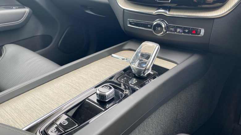 Volvo Xc60 2.0 B5P Inscription 5dr AWD Geartronic Petrol Estate